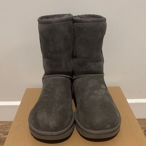 UGG Classic Short II